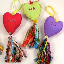 Load image into Gallery viewer, Tassel Heart Set