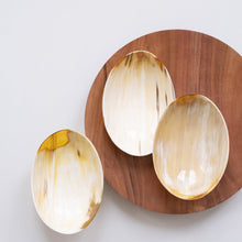 Load image into Gallery viewer, Large Oval Horn Bowl
