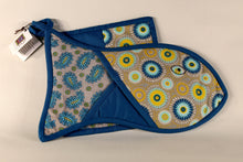 Load image into Gallery viewer, &#39;Pwason&#39; Fish Oven Mitt Set
