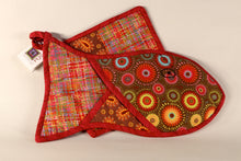 Load image into Gallery viewer, &#39;Pwason&#39; Fish Oven Mitt Set
