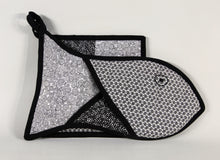 Load image into Gallery viewer, &#39;Pwason&#39; Fish Oven Mitt Set
